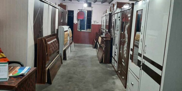 प्रत्येक शनिबार फर्निचर पसल बन्द हुने