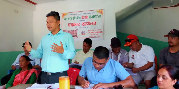 ढाेरफिर्दीमा श्रीमानले श्रीमती बाेक्ने दाैड हुने