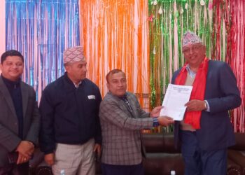 शिक्षक युनियनले बुझायाे सांसद भण्डारी ज्ञापन पत्र