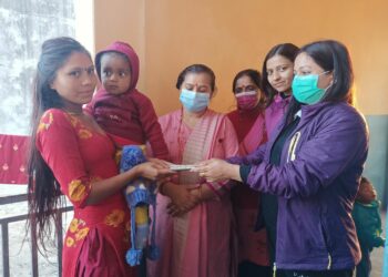 देउसीरेबाट उठेको रकम बिरामीलाई सहयोग