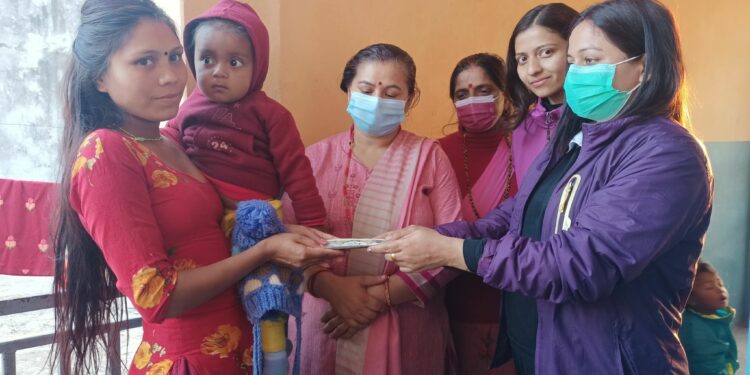 देउसीरेबाट उठेको रकम बिरामीलाई सहयोग