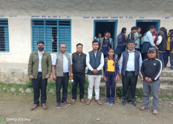 जन्मदिनमा वडाध्यक्षले लिए विद्यार्थीको पढाउने जिम्म