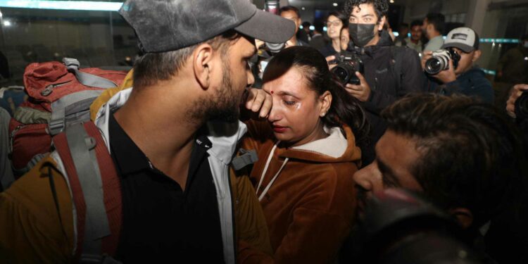इजरायलबाट फर्किए २५४ नेपाली