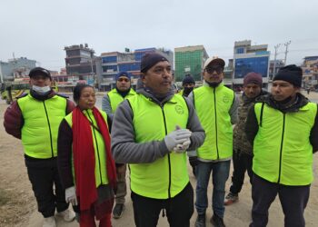 स्वच्छ अभियानले गर्न थाल्यो नगरको सरसफाई