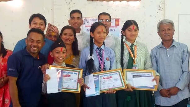 कविता प्रतियाेगितामा पञ्चमुनिकी खनाल प्रथम
