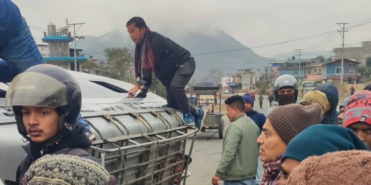 गाछेपानीमा माइक्रो दुर्घटना