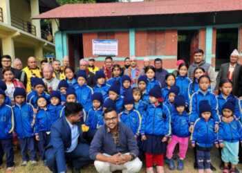 स्याङ्जाका विद्यार्थीलाई लायन्सकाे सहयोग