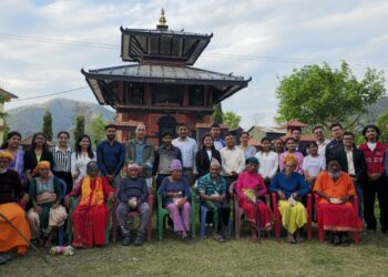नेविसंघकाे स्थापन दिवसमा वृद्धाश्रममा फलफूल वितरण