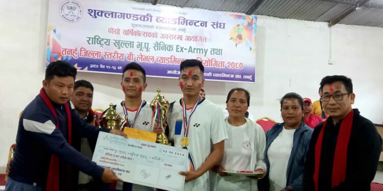 जिल्ला स्तरीय ब्याडमिन्टन प्रतियोगितामा प्रहरी टिम प्रथम