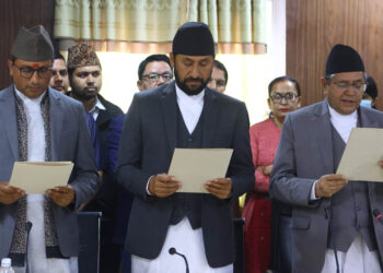 रवि र स्वर्णिमले लिए शपथ, यादव भने अनुपस्थित