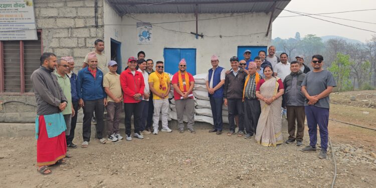 अभियन्ता पाण्डेद्वारा संकलित सहयोगबाट गौशालामा चोकर