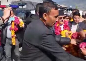 एमाले अध्यक्ष ओलीमाथि धनकुटामा हातपात
