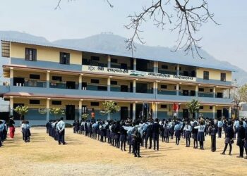 विद्यार्थीकाे स्वास्थ्य परिक्षण गरिने