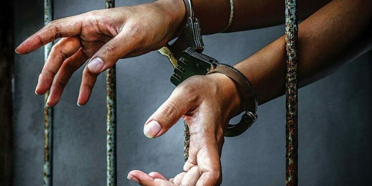 जवरजस्ती करणी मुद्धाका फरार प्रतिवादी पक्राउ