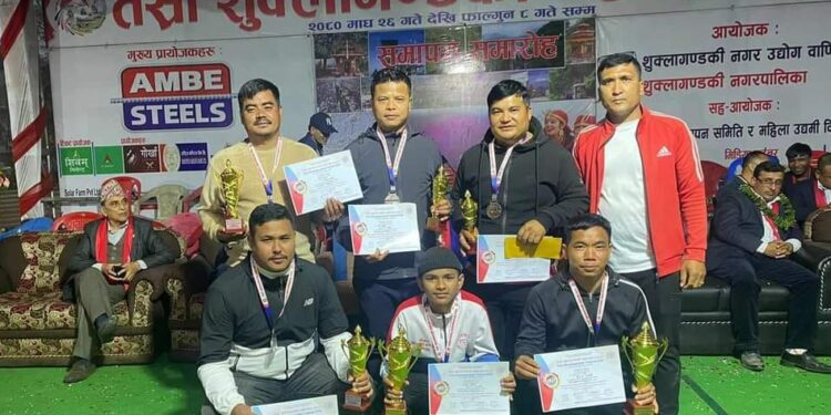 ब्याडमिन्टन प्रतियोगितामा थापा र भुजेलको जोडी प्रथम