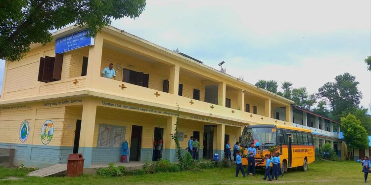 हिडेर विद्यालय जाने समस्याको अन्त्य