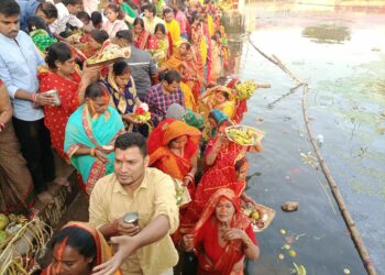 उदाउँदो सूर्यलाई अर्घ्य दिँदै छठ सम्पन्न