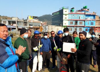 क्लबलाई खेलकुद सामाग्री सहयोग