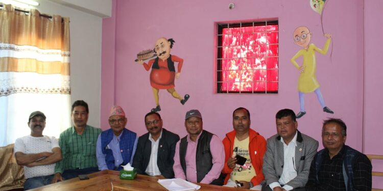 शुक्लाण्डकीका दुई व्यवसायिक संस्था एक