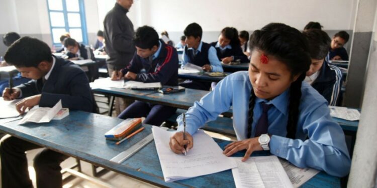 कक्षा १२ को उत्तरपुस्तिका जाँच स्थगित