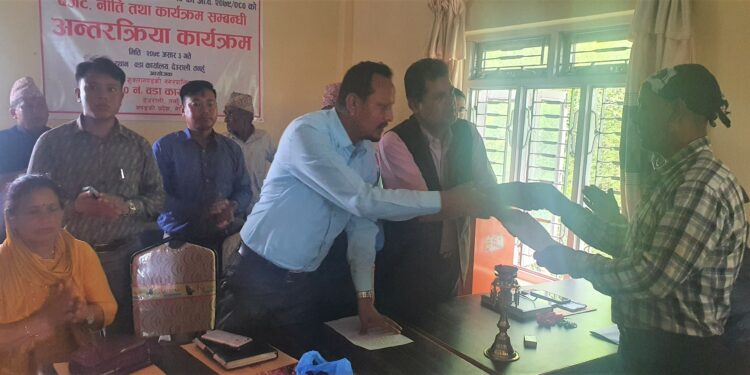 मृतकको परिवारलाई राहत हस्तान्तरण
