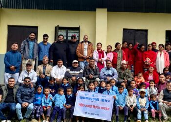 निर्मल प्राविका विद्यार्थीलाई शैक्षिक सामग्री