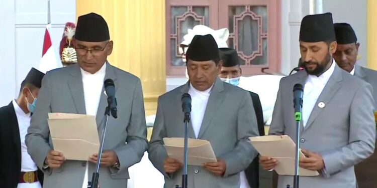 ३ उपप्रधानमन्त्रीसहित ८ सदस्यीय मन्त्रिपरिषद गठन