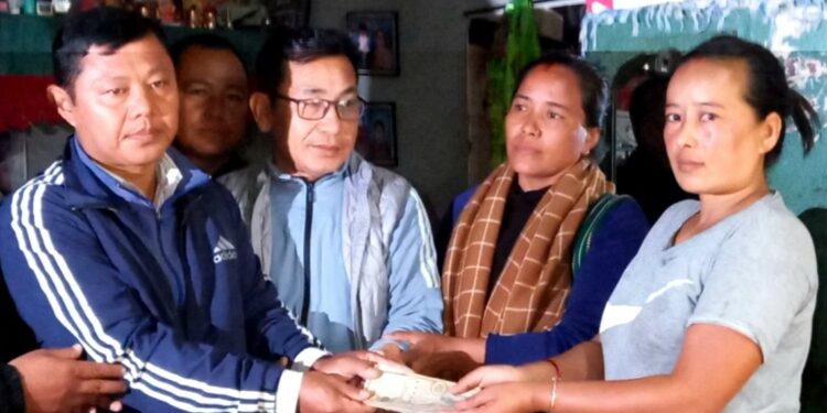 मगर संघबाट नरबहादुरकाे उपचारका लागि ३५ हजार सहयाेग