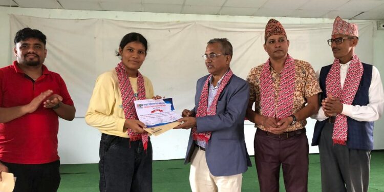 खैरेनीकी अधिकारी जिल्लास्तरीय कम्प्युटर टाइपिङमा प्रथम