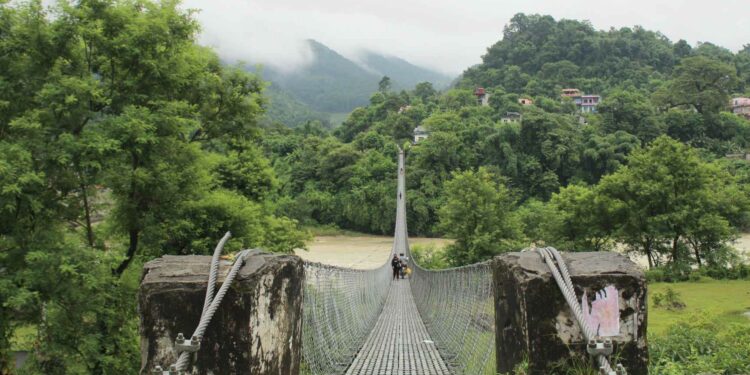 जीर्ण झाेलुङ्गे पुल मर्मत