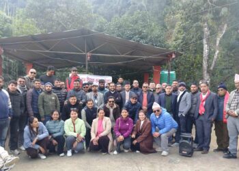 अकलामा जिल्लाभित्रका विज्ञान शिक्षककाे भेट