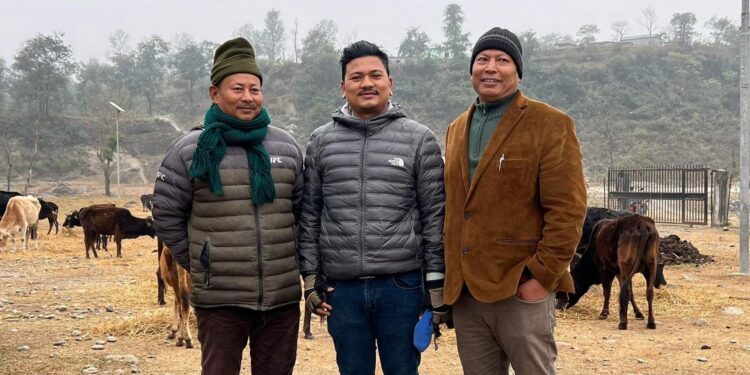 बा–आमाको सम्झनामा गौं संरक्षण केन्द्रमा सहयोग