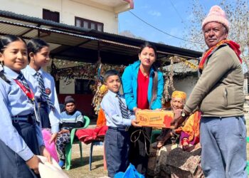 जन्मदिनको अवसरमा वृद्धाश्रममा खाद्यान्न सहयोग