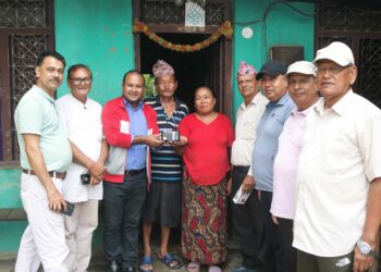 बार्षिकाेत्सवकाे अवसरमा रेडियो वितरण 