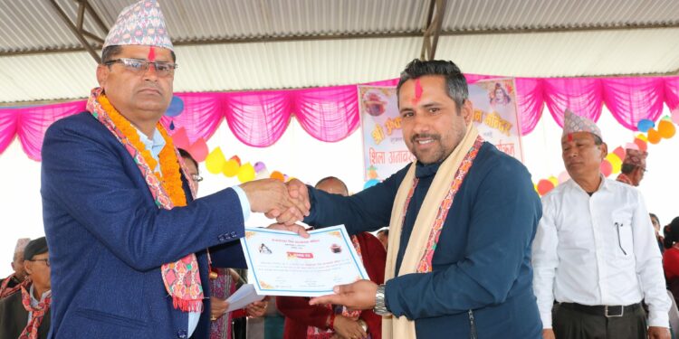 १२३ दानवीर दातालाई सम्मान