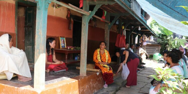 काजकिरिया गर्दै छोरी