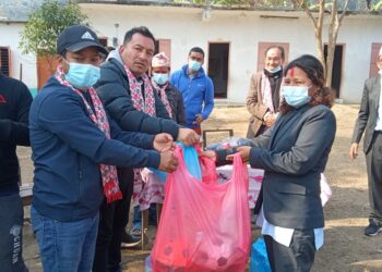 विद्यालयमा पालिखेले गरे सहयोग