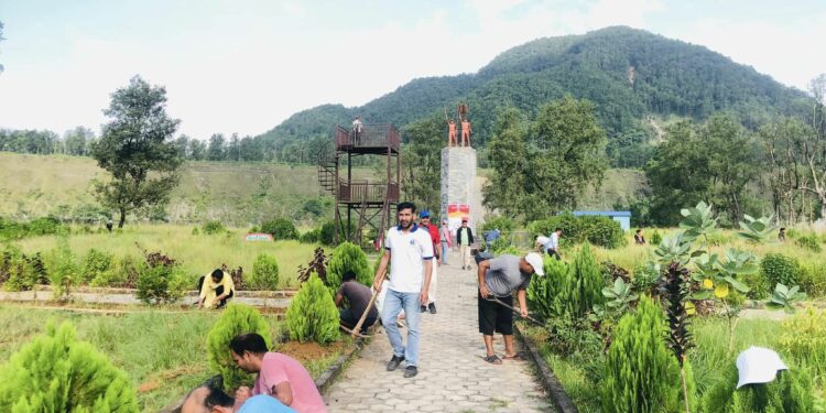 शहिद पार्कमा सरसफाई