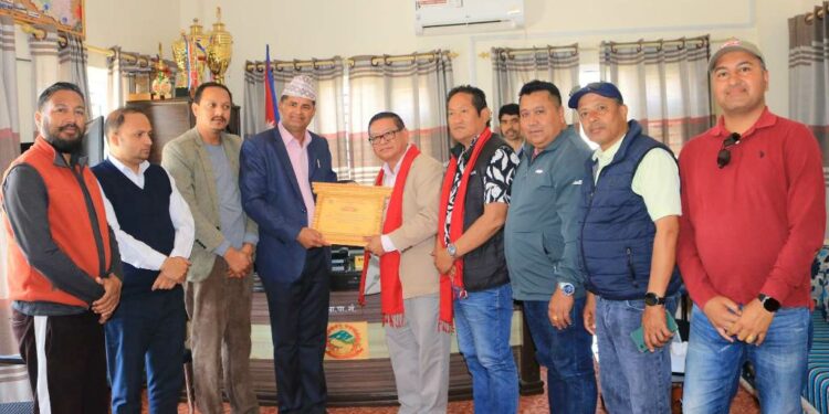 सौर्य सोलार कम्पनीलाई नगरपालिकाद्धारा सम्मान