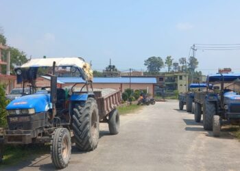अबैध उत्खनन्मा संगल्न ३ ट्याक्टर नियन्त्रणमा