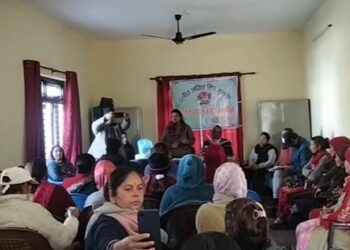 दलित महिलाहरुलाई चप्पल बनाउने तालिम